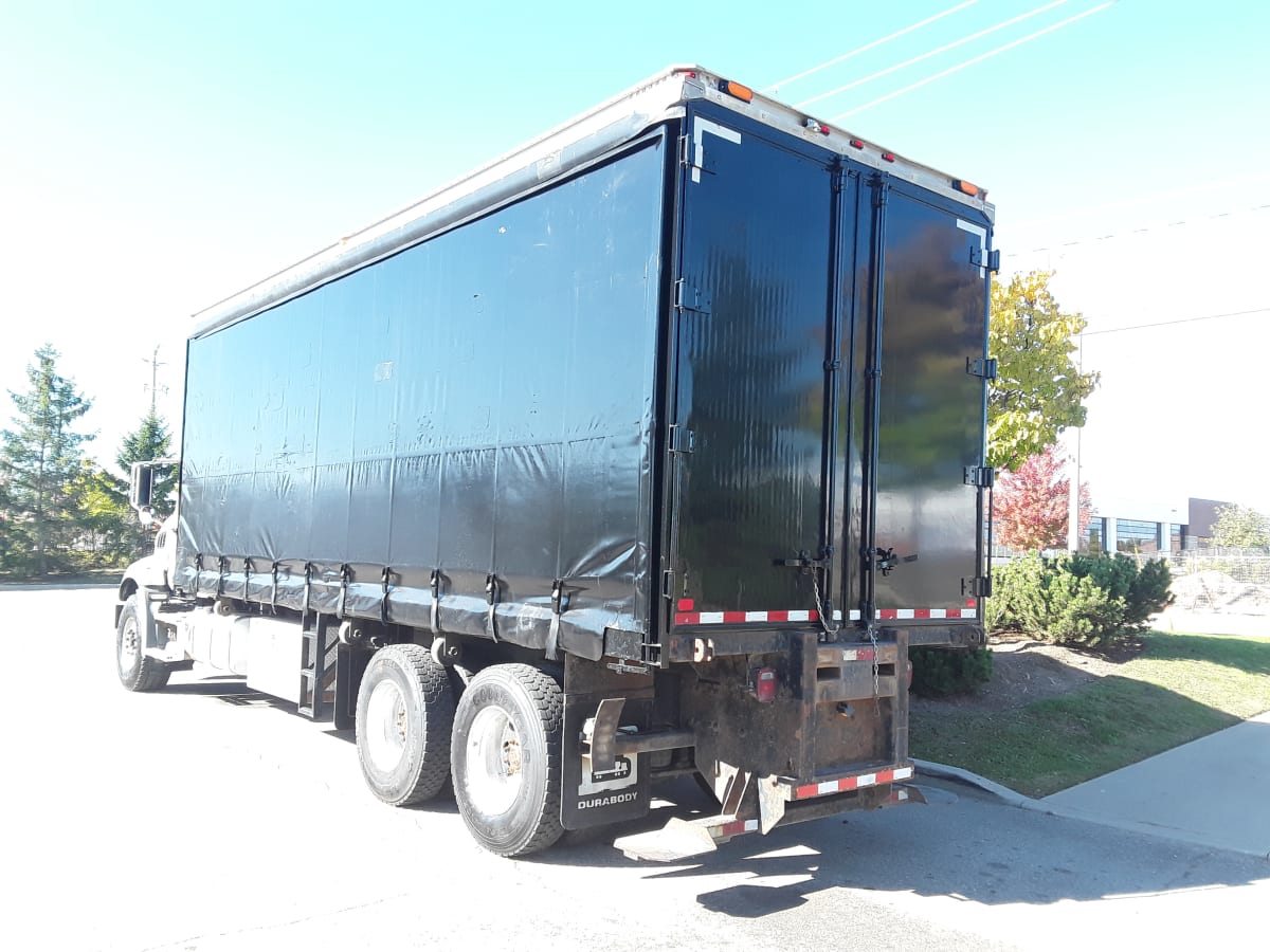 2016 Mack Trucks, Inc. GU 800 658426