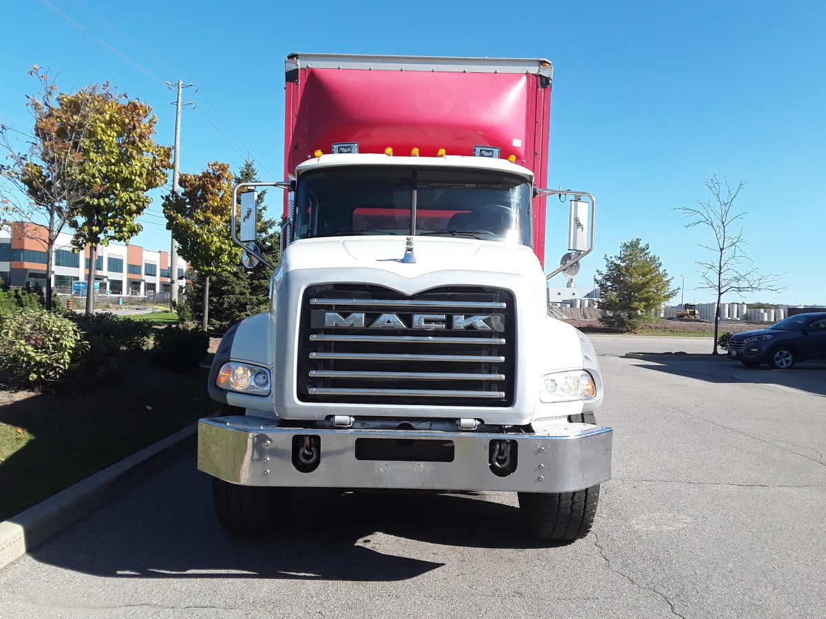 2016 Mack Trucks, Inc. GU 800 658426