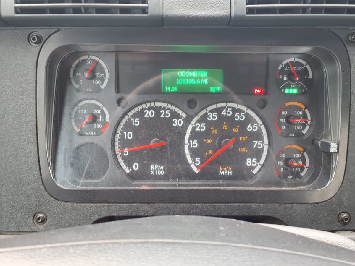 2016 Freightliner - image 9