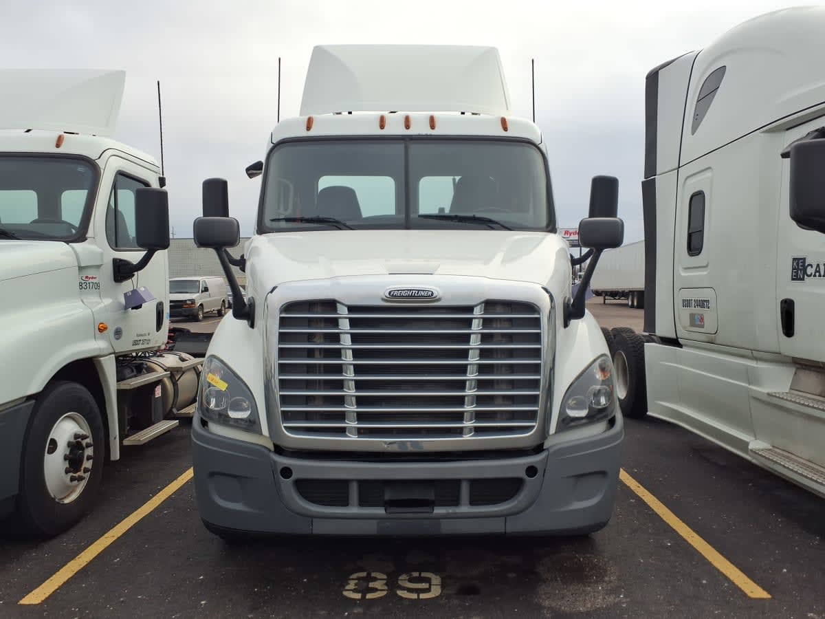 2016 Freightliner - image 2