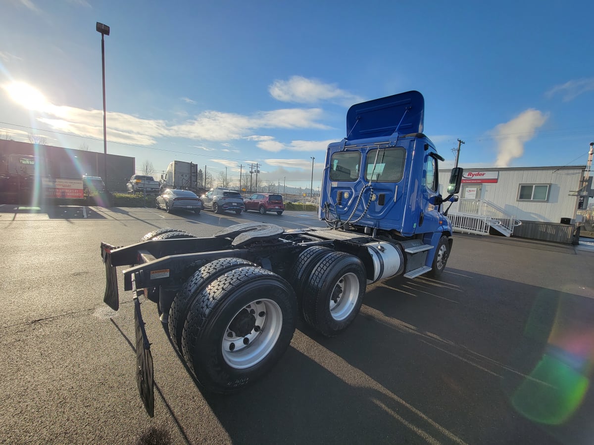 2016 Freightliner/Mercedes CASCADIA 125 658784