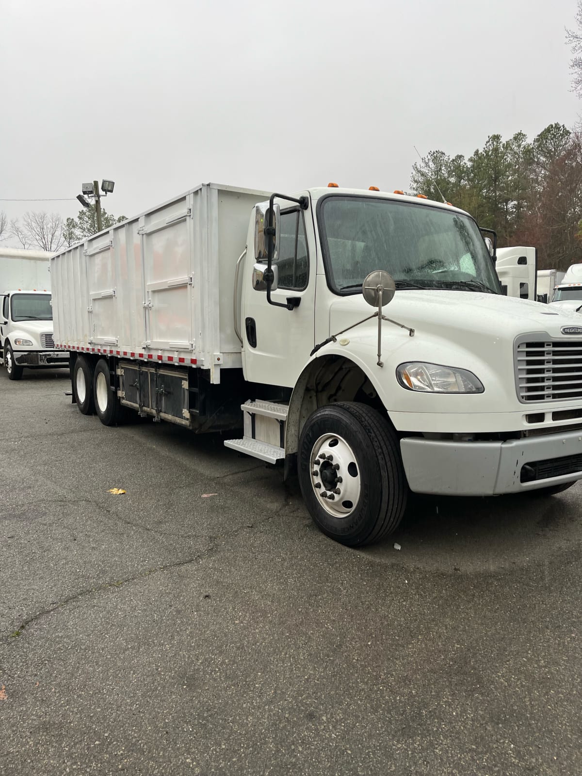 2016 Freightliner/Mercedes M2 106 658809