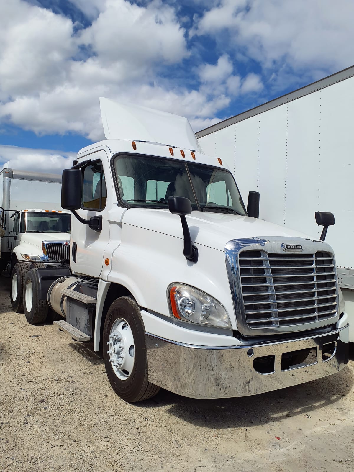 2016 Freightliner/Mercedes CASCADIA 125 659003