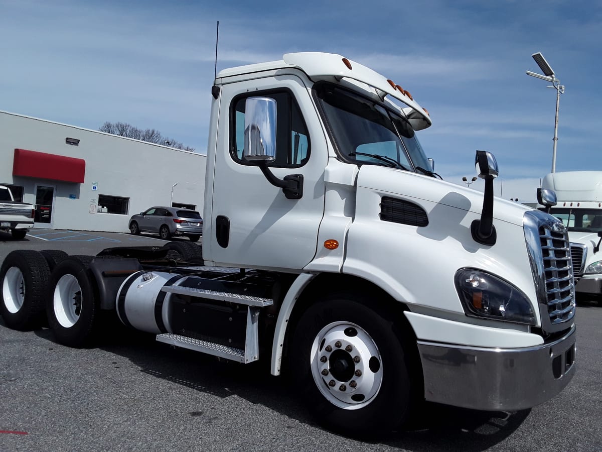 2017 Freightliner/Mercedes CASCADIA 113 659303