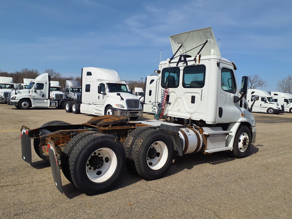 2016 Freightliner/Mercedes CASCADIA 113 659310