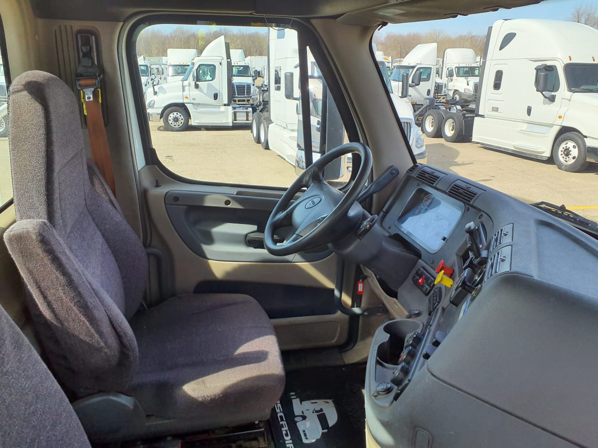 2016 Freightliner/Mercedes CASCADIA 113 659310