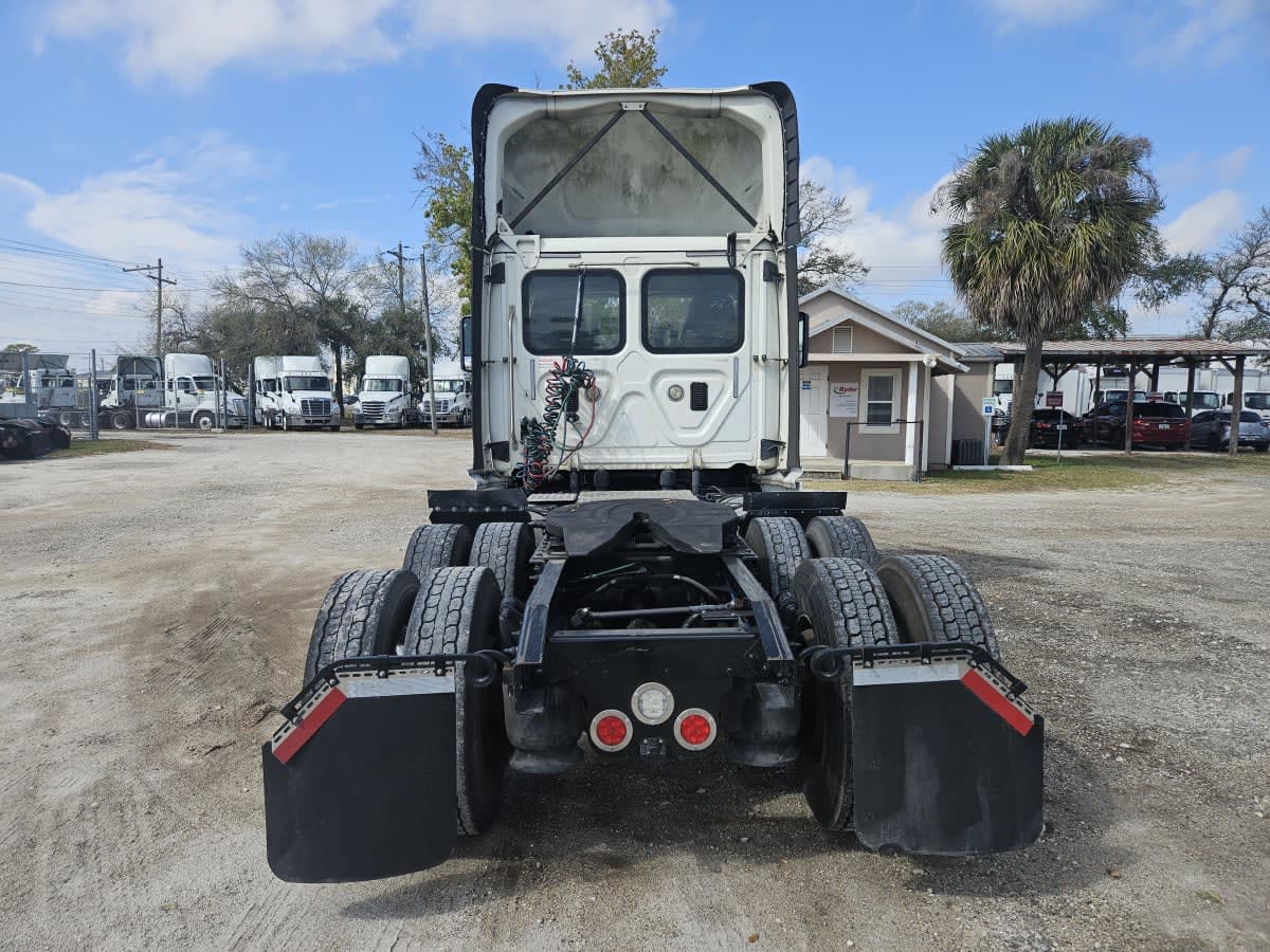 2016 Freightliner - image 5