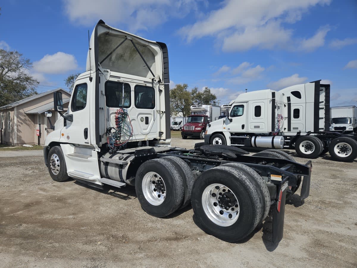 2016 Freightliner - image 6