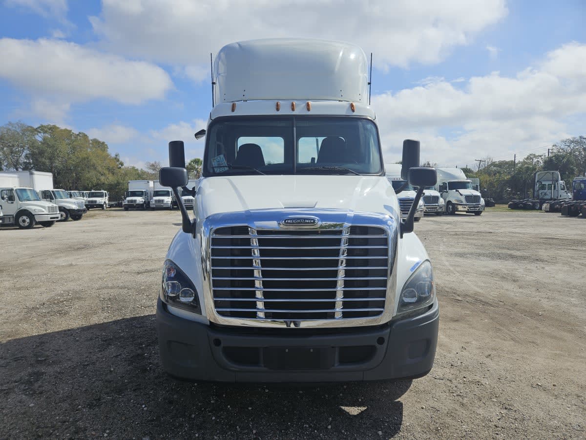 2016 Freightliner - image 2