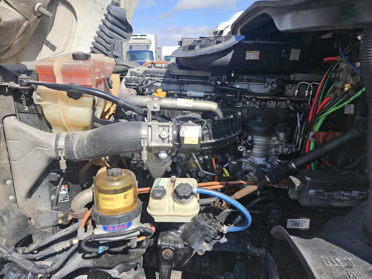 2016 Freightliner - image 8