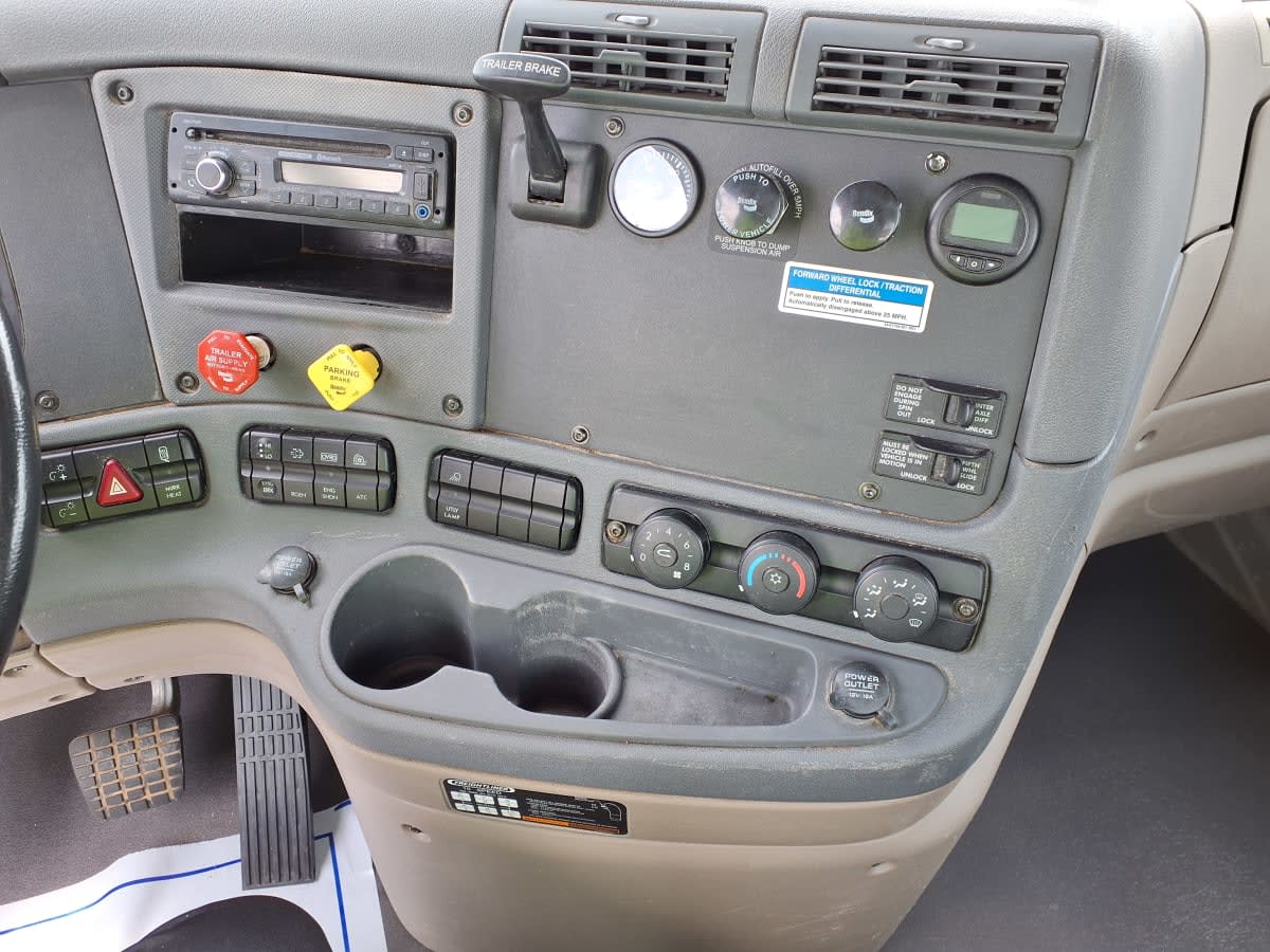 2016 Freightliner/Mercedes CASCADIA 125 659365