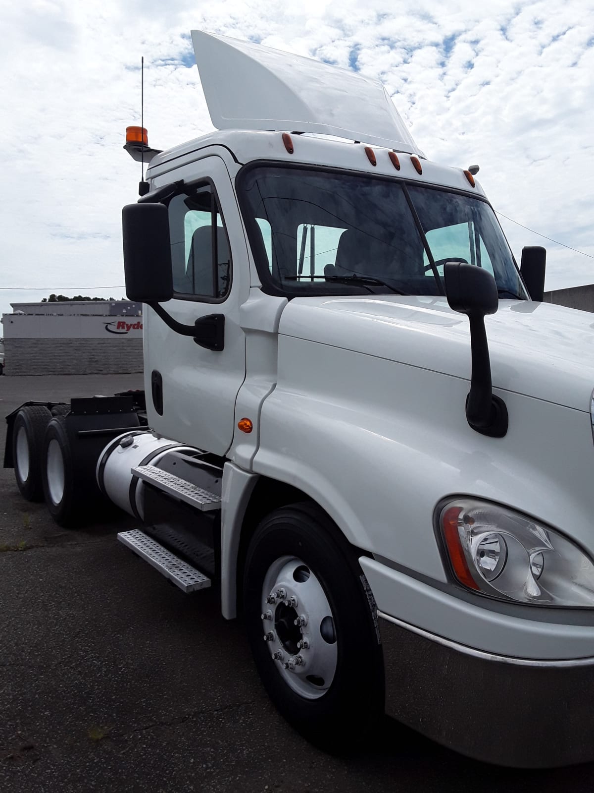 2016 Freightliner/Mercedes CASCADIA 125 659648