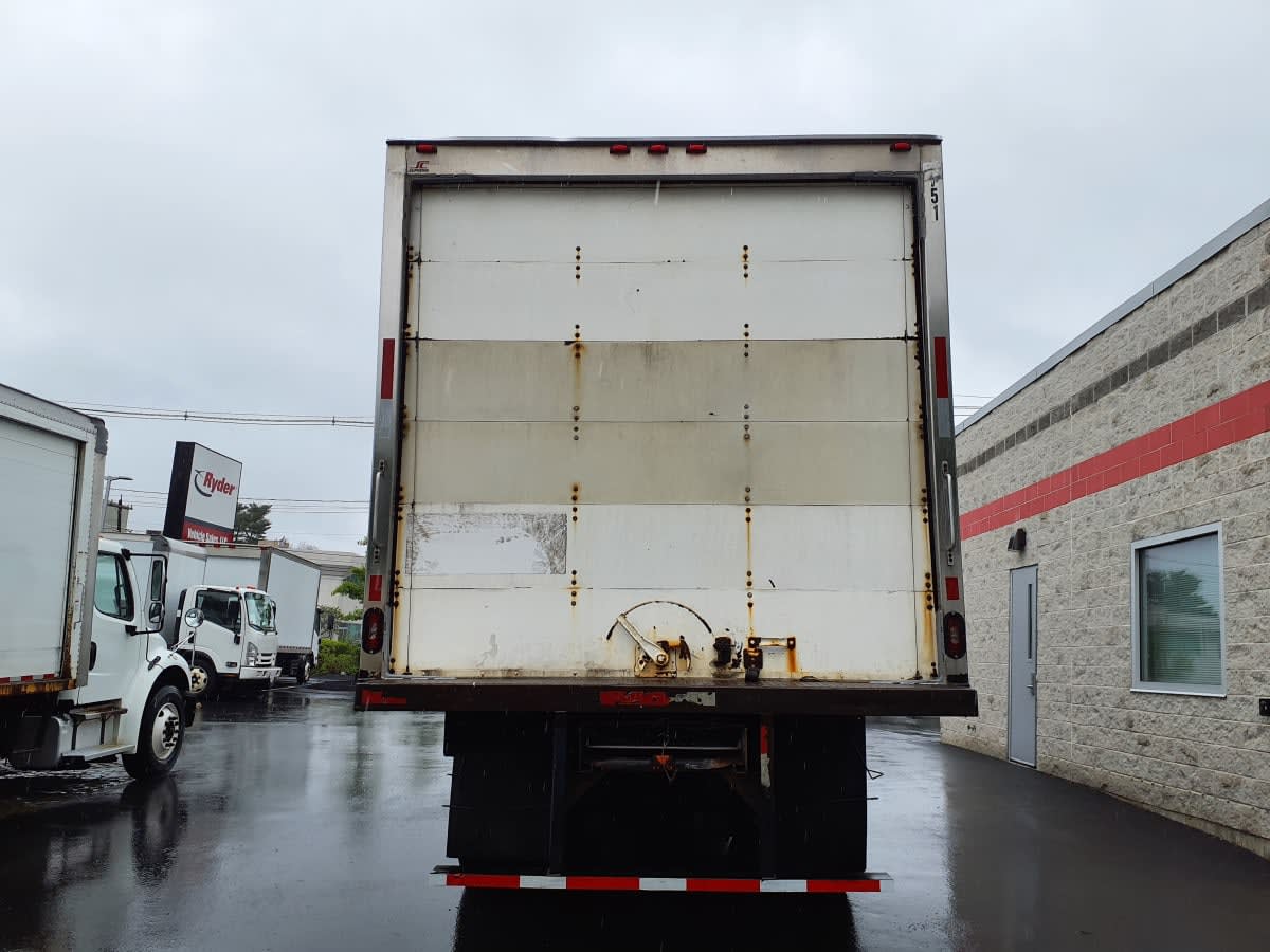 2017 Freightliner M2 106 659751