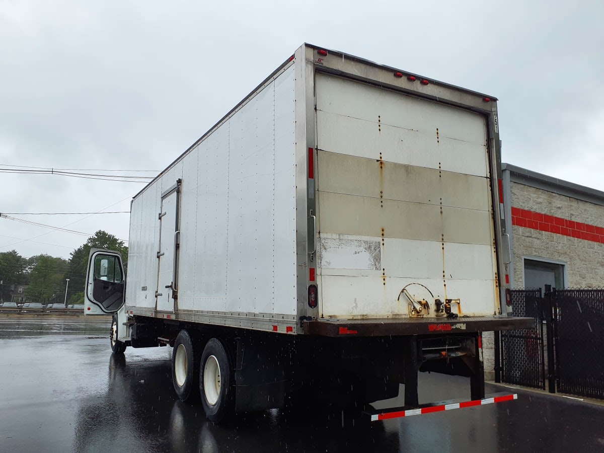 2017 Freightliner M2 106 659751