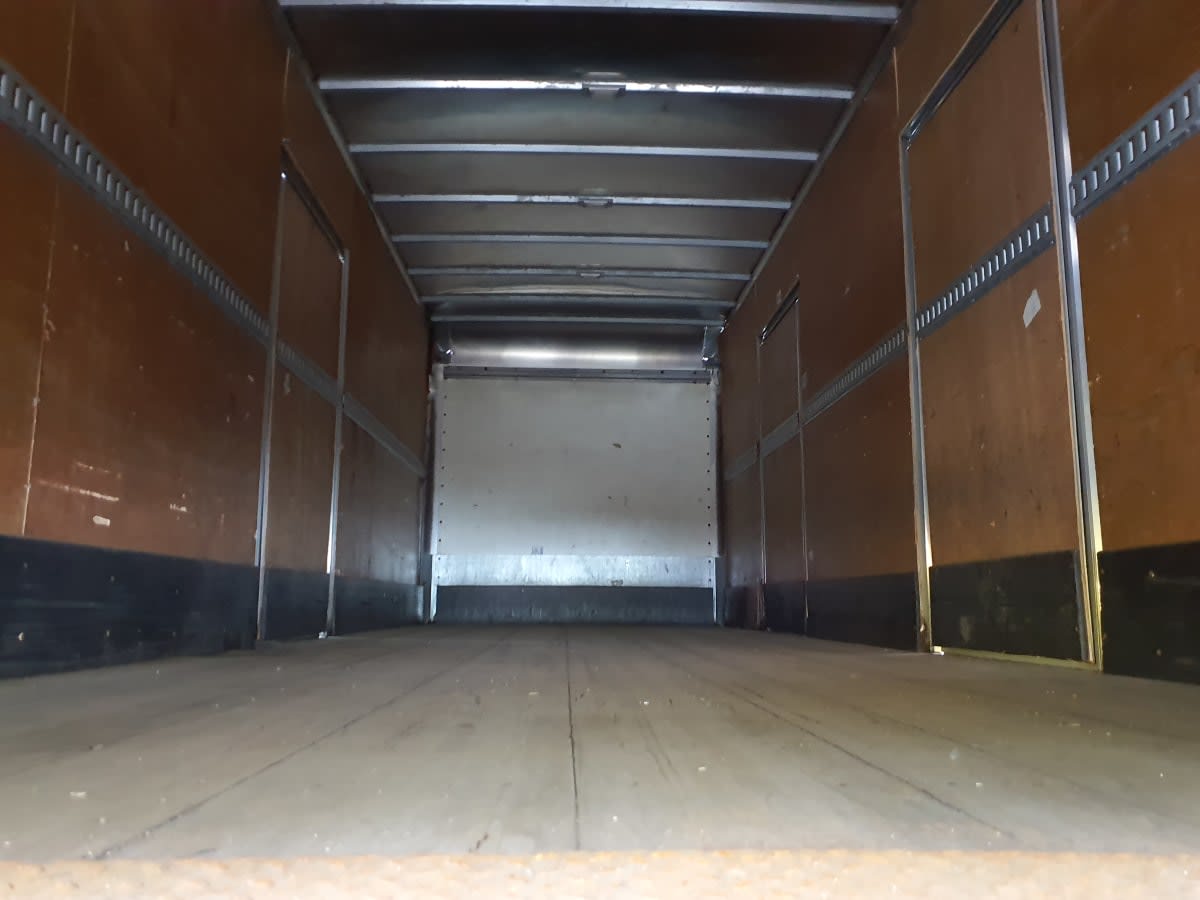 2017 Freightliner M2 106 659751