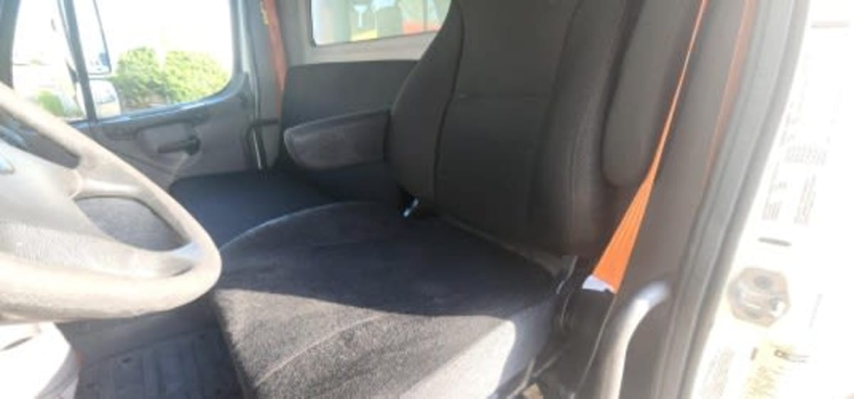 2017 Freightliner/Mercedes M2 106 660020