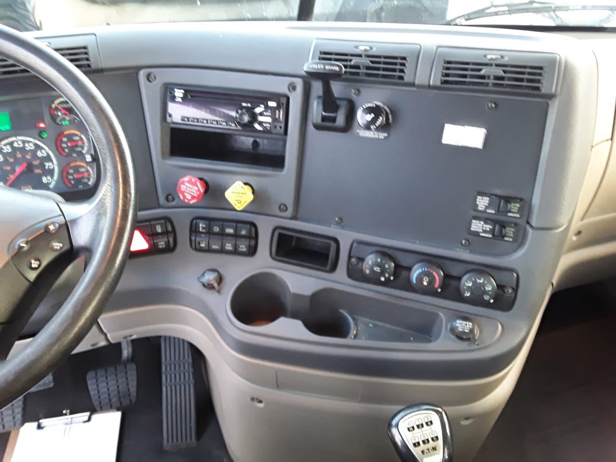 2016 Freightliner/Mercedes CASCADIA 125 660027