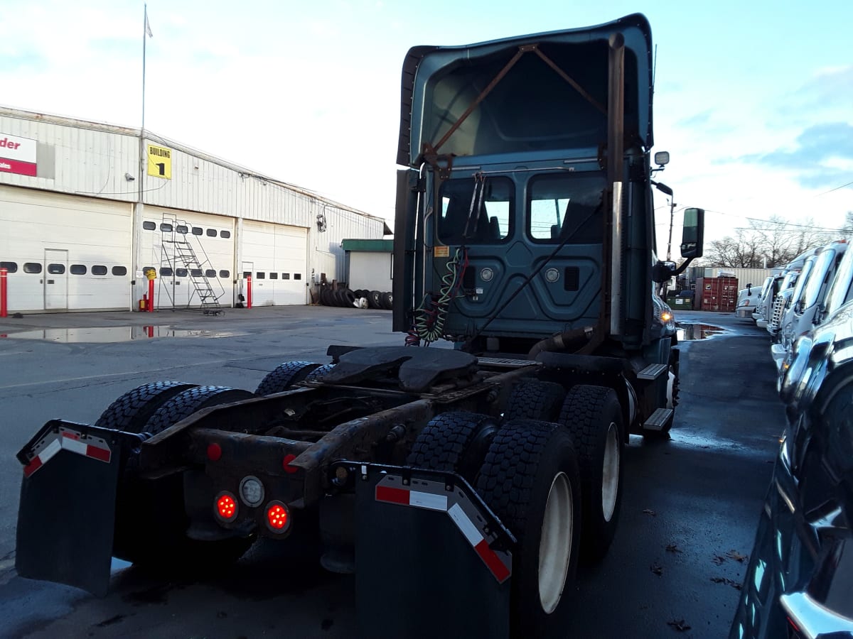 2016 Freightliner/Mercedes CASCADIA 125 660027