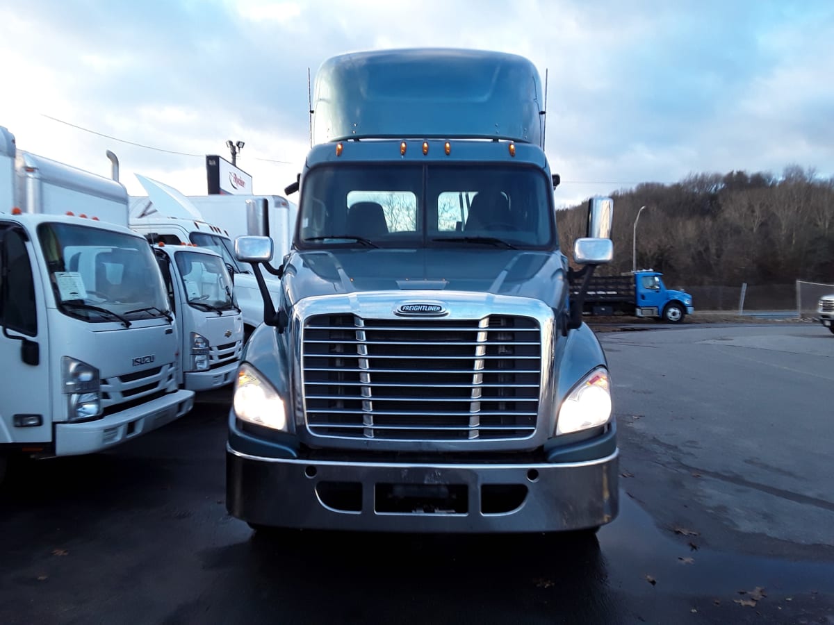 2016 Freightliner/Mercedes CASCADIA 125 660027