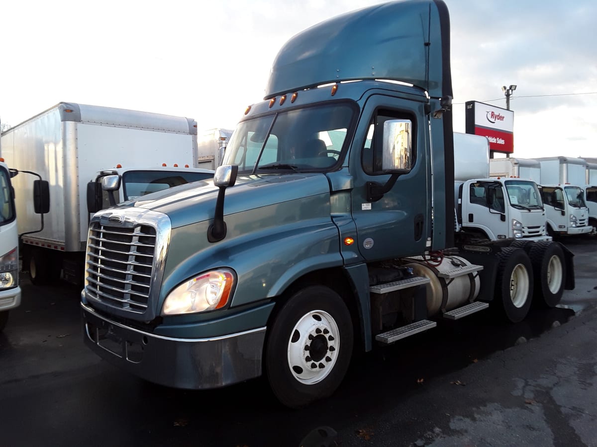 2016 Freightliner/Mercedes CASCADIA 125 660027