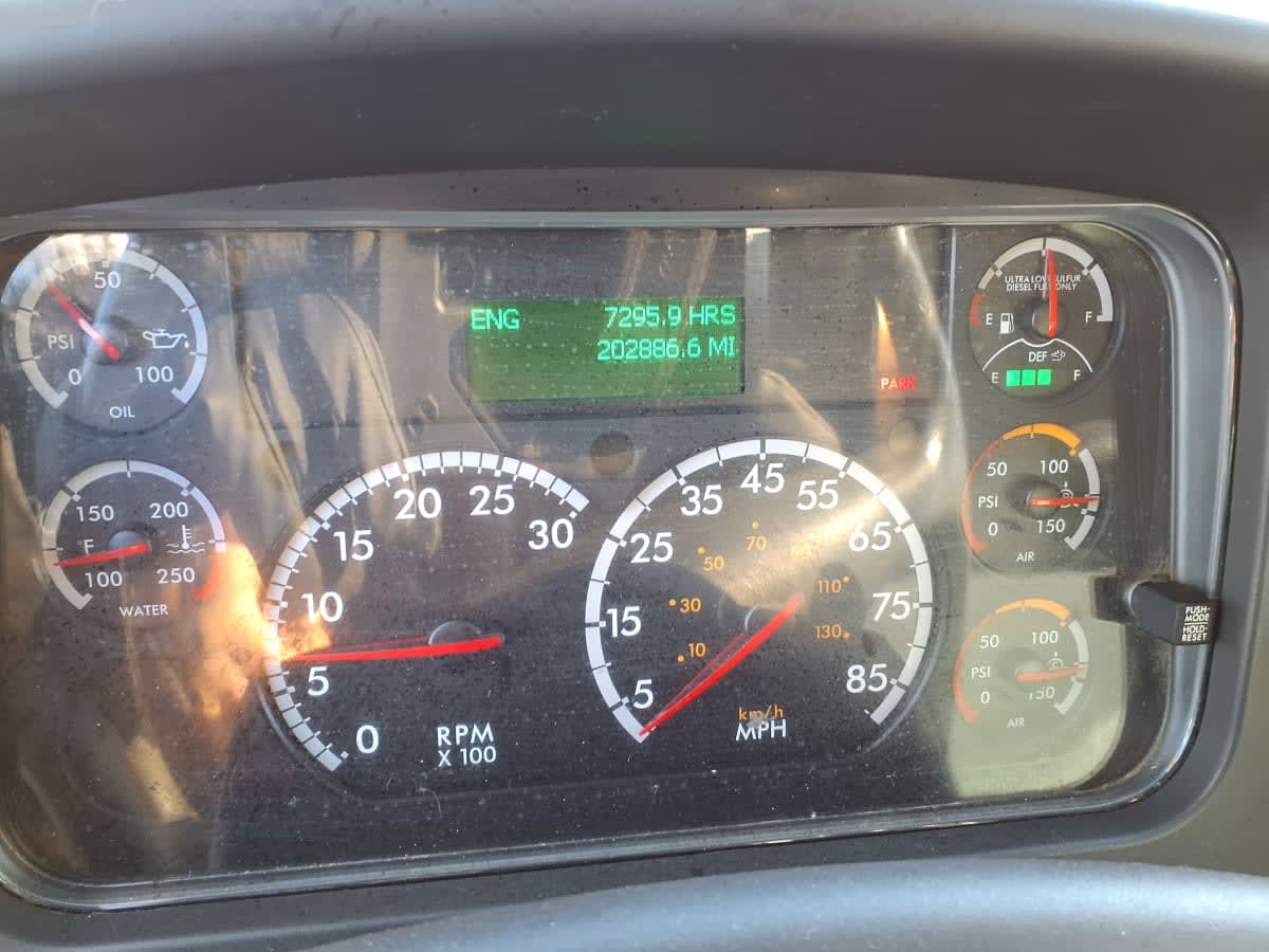 2016 Freightliner/Mercedes M2 106 660083