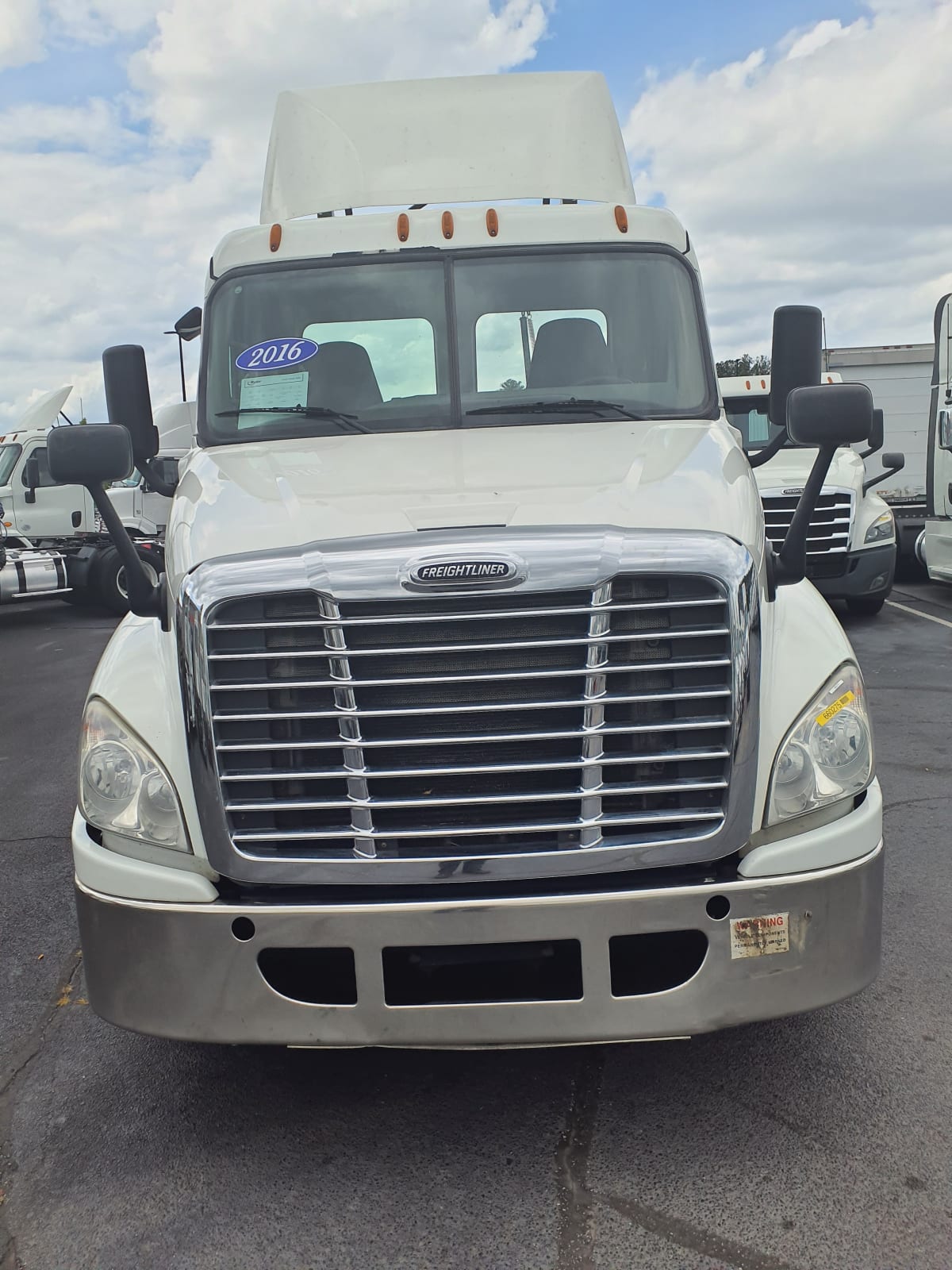 2016 Freightliner/Mercedes CASCADIA 125 660275