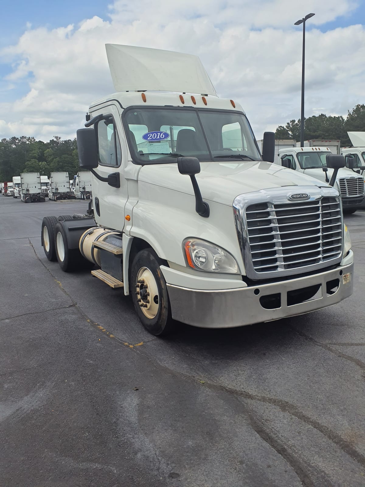 2016 Freightliner/Mercedes CASCADIA 125 660275