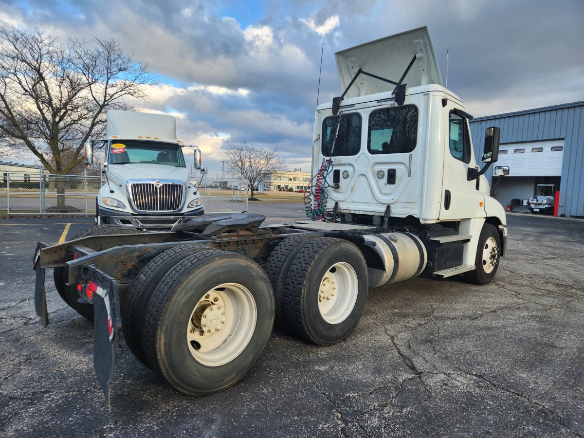 2016 Freightliner/Mercedes CASCADIA 125 660377