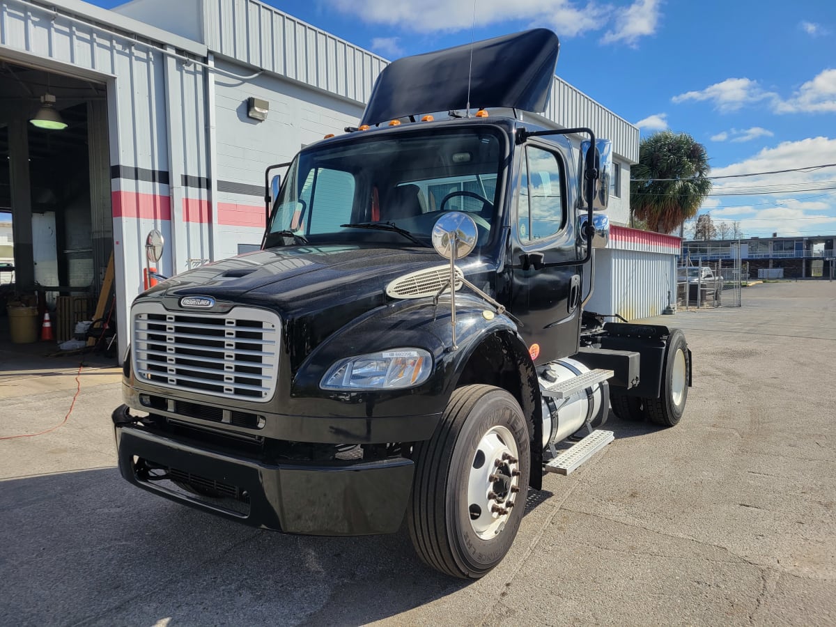 2016 Freightliner/Mercedes M2 106 660398