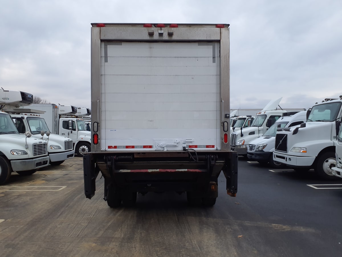 2016 Freightliner/Mercedes M2 106 660401