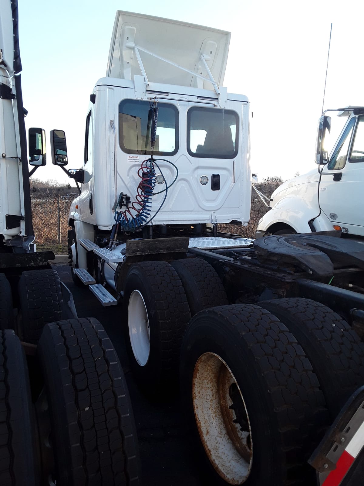 2016 Freightliner/Mercedes CASCADIA 125 660487