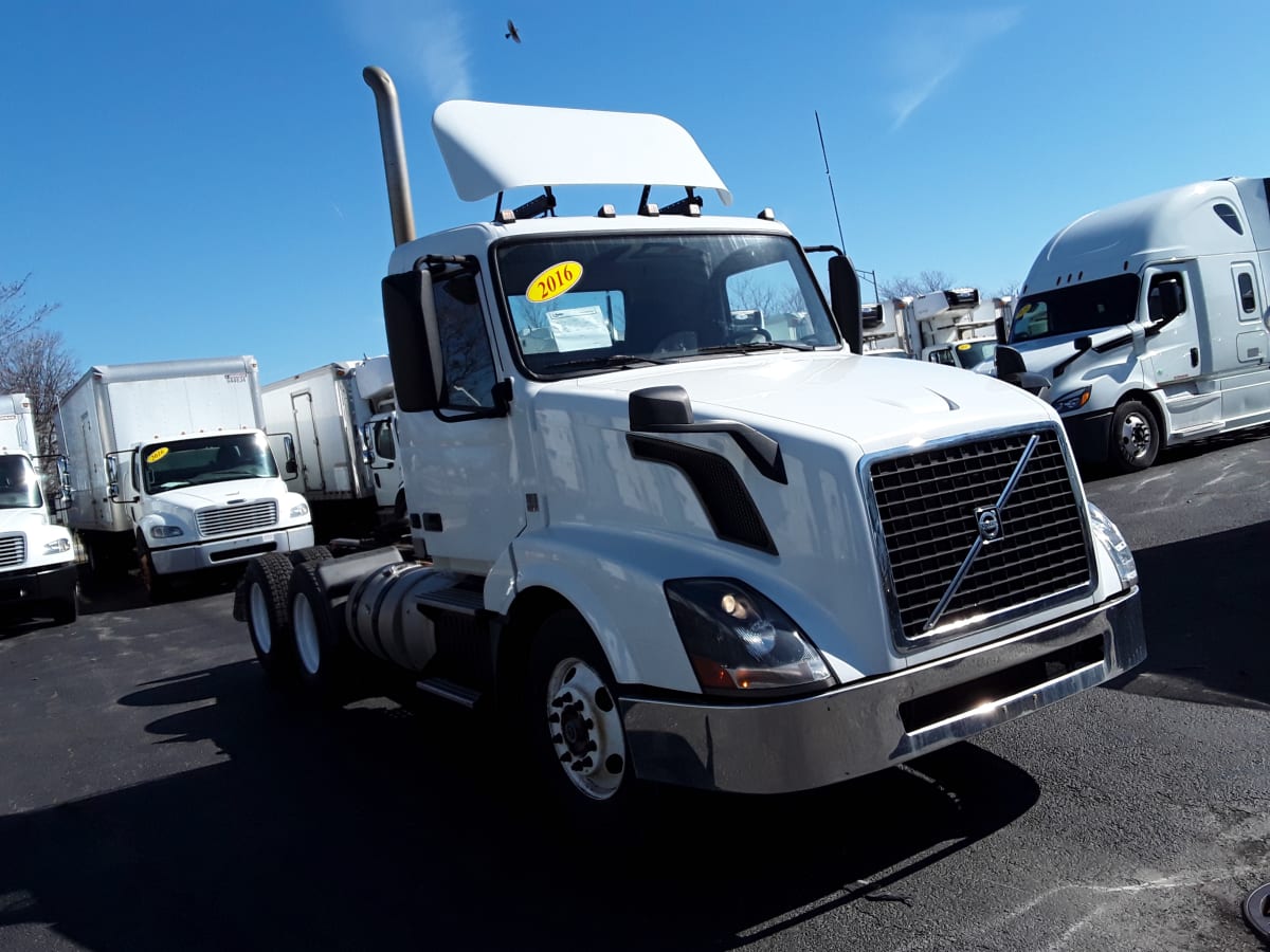 2016 Volvo VNL64TRACTOR 660536