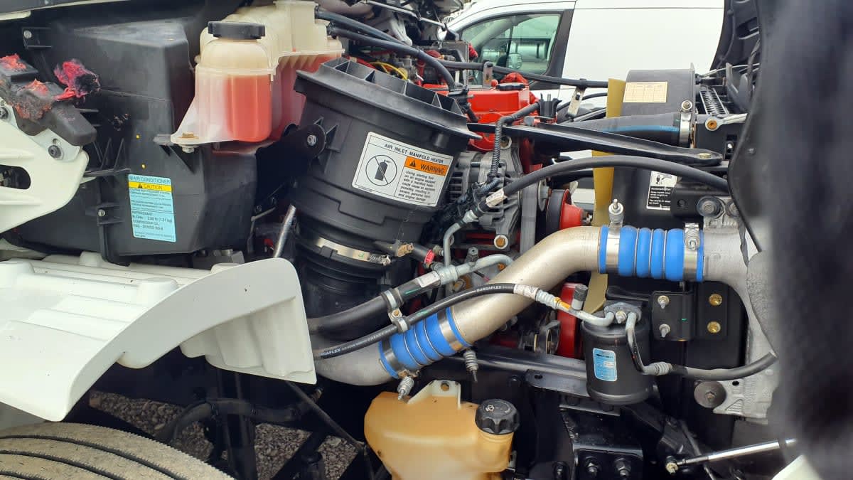 2016 Freightliner/Mercedes M2 106 660697