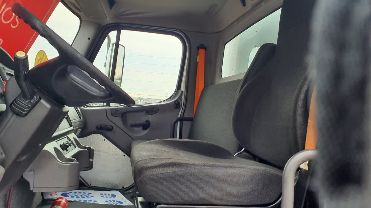 2016 Freightliner/Mercedes M2 106 660697