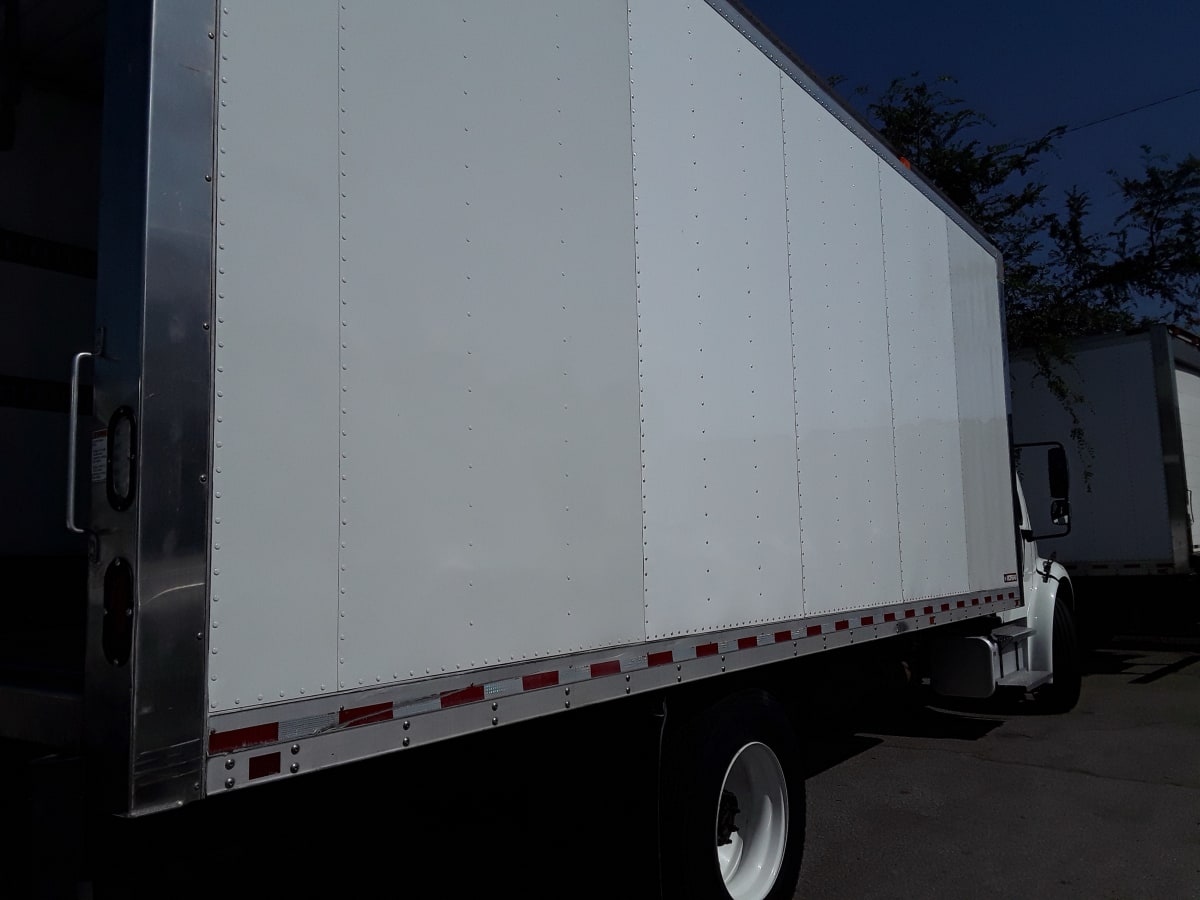 2016 Freightliner/Mercedes M2 106 660719