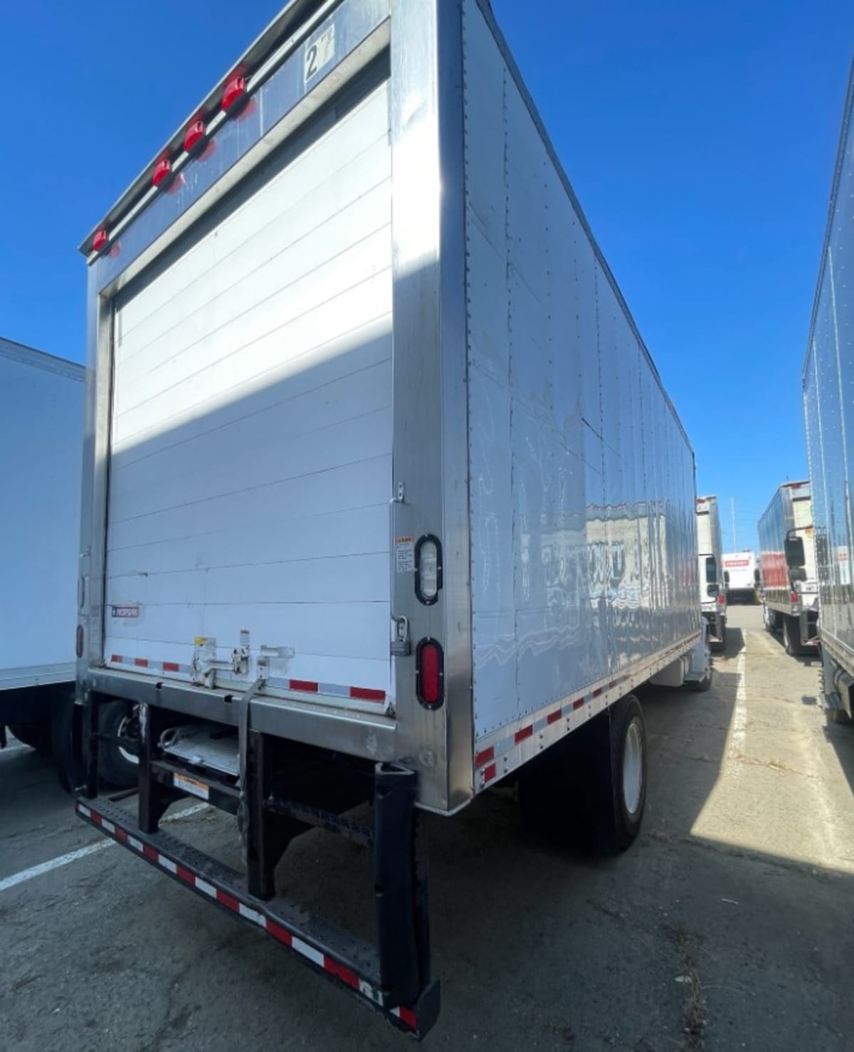 2016 Freightliner/Mercedes M2 106 660727