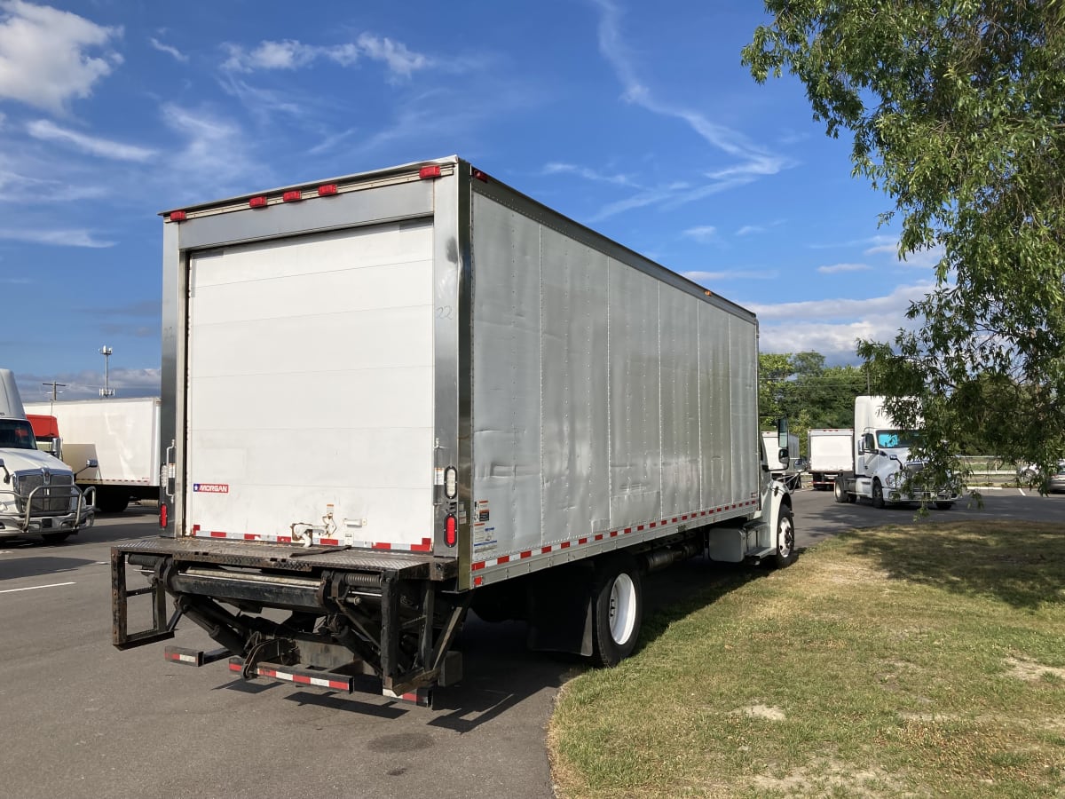 2016 Freightliner/Mercedes M2 106 660898