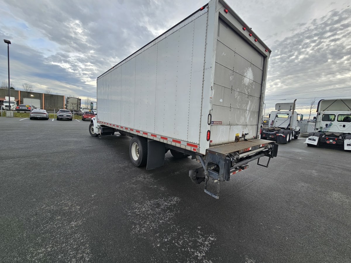 2016 Freightliner/Mercedes M2 106 660956