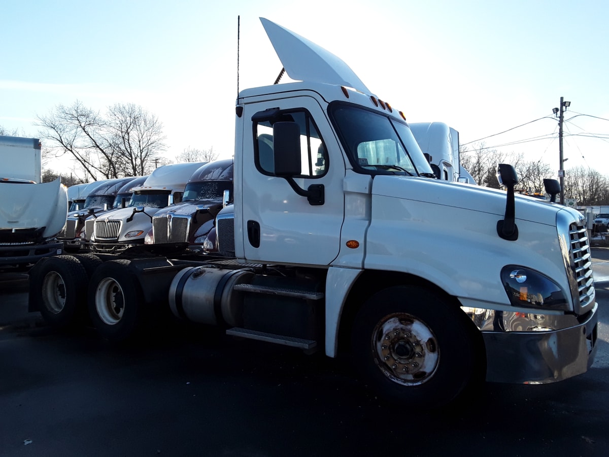 2016 Freightliner/Mercedes CASCADIA 125 661031