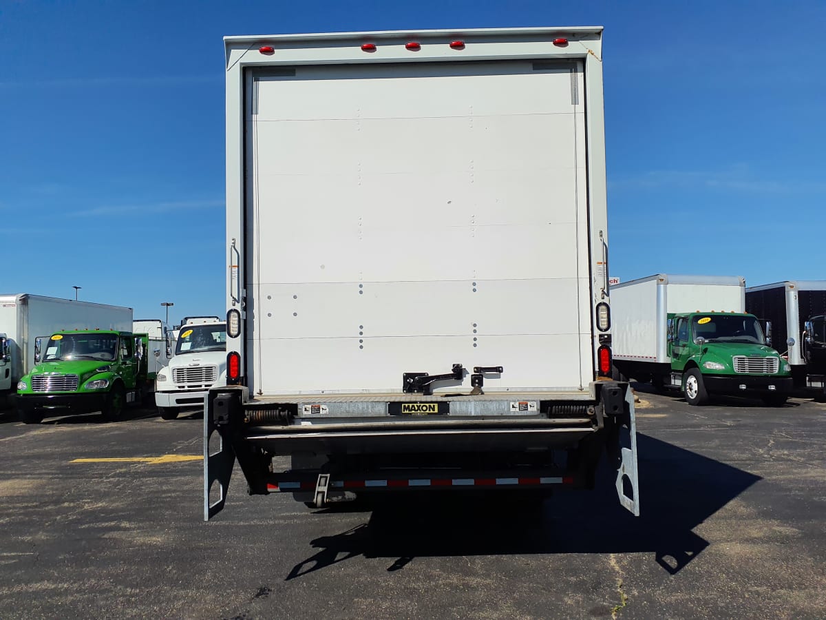 2016 Freightliner/Mercedes M2 106 661116