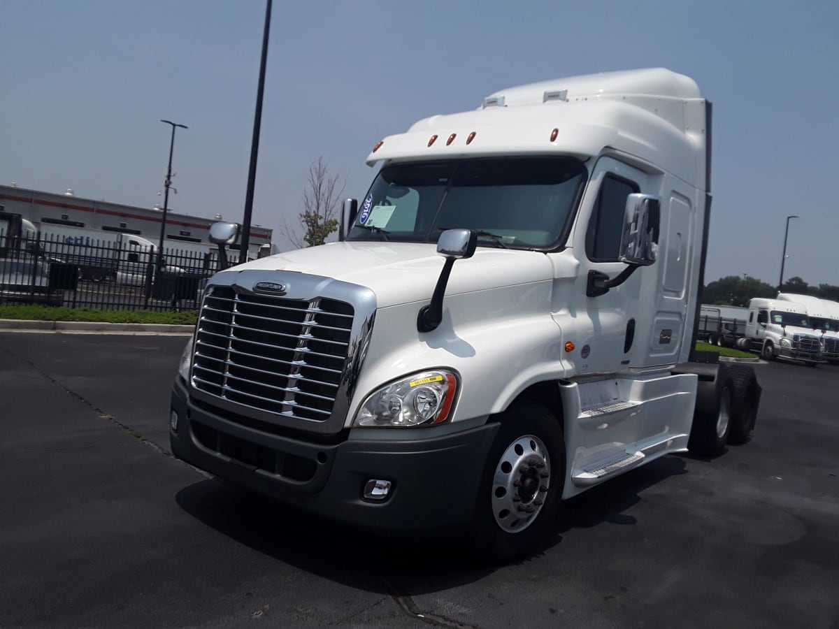2016 Freightliner Cascadia in Atlanta, GA — photo 3