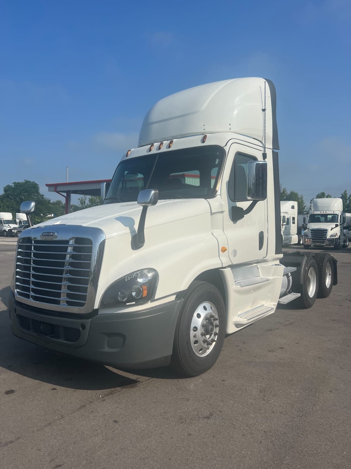 2016 Freightliner/Mercedes CASCADIA 125 661355