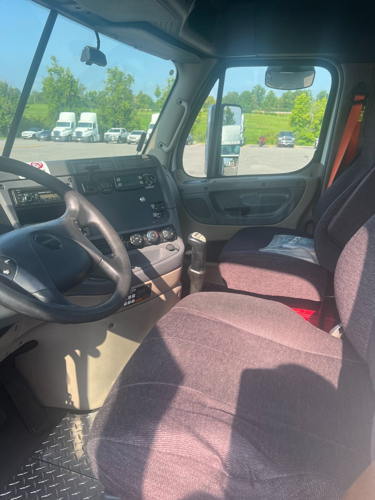 2016 Freightliner/Mercedes CASCADIA 125 661355