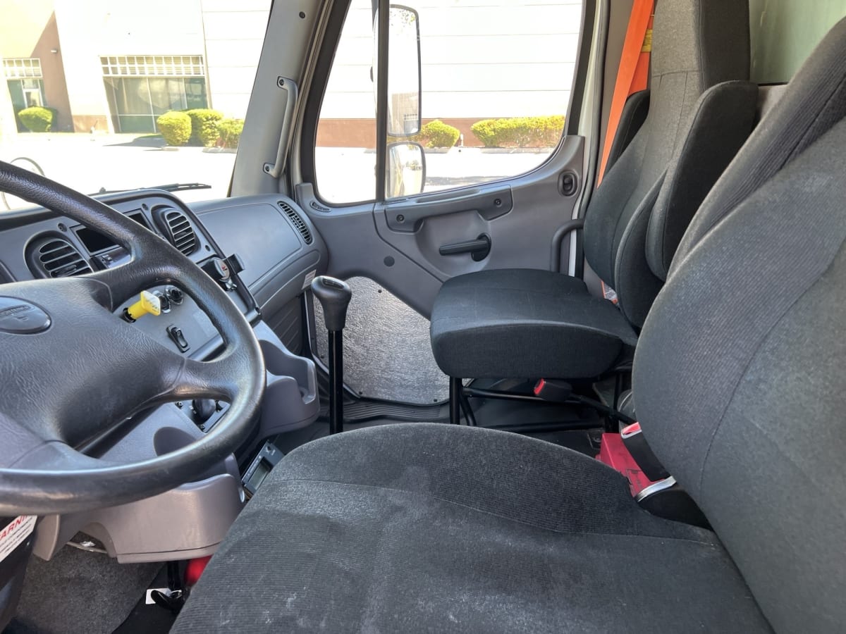 2016 Freightliner/Mercedes M2 106 661473