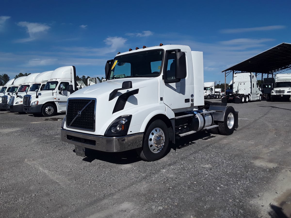 2017 Volvo VNL42TRACTOR 661544