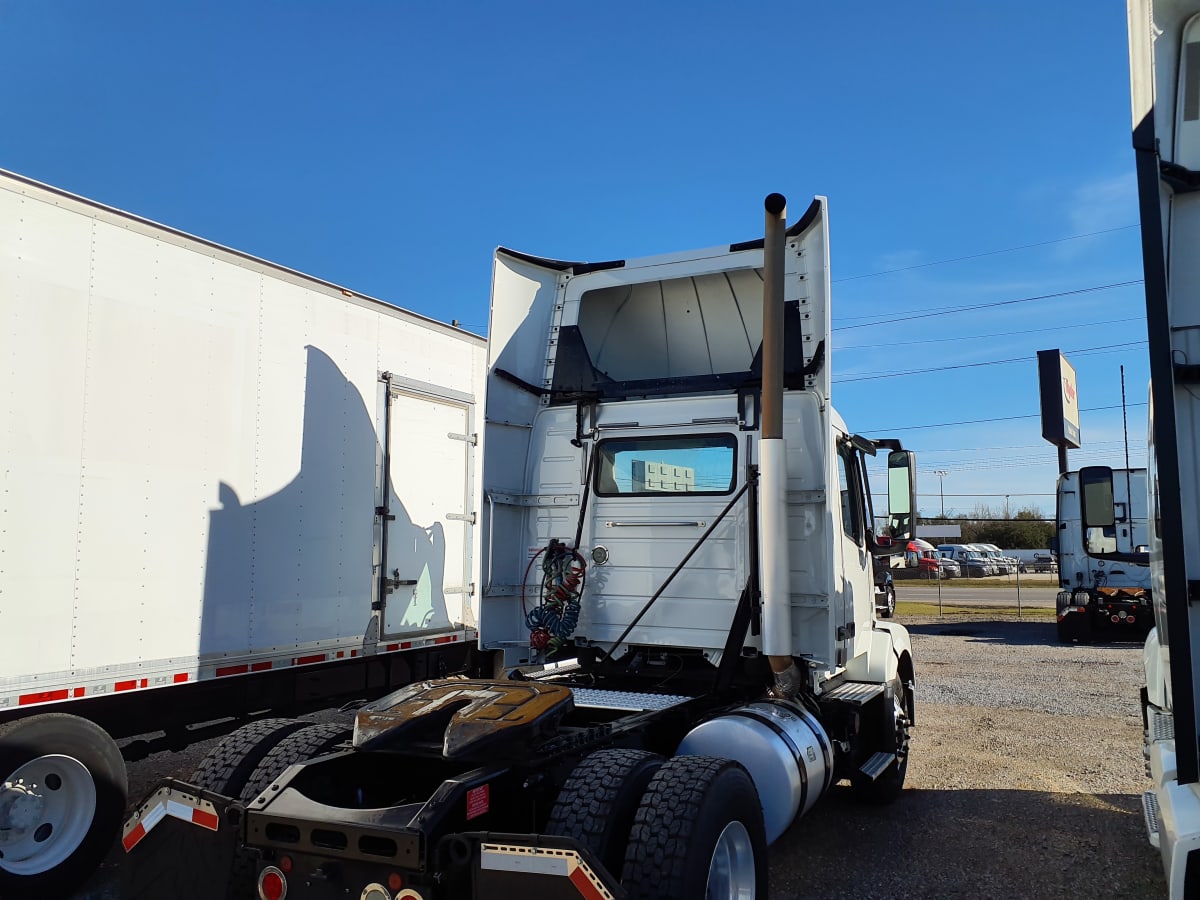 2017 Volvo VNL42TRACTOR 661546