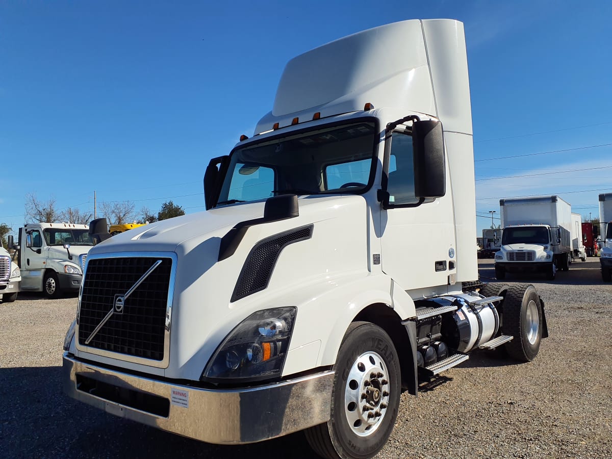 2017 Volvo VNL42TRACTOR 661546