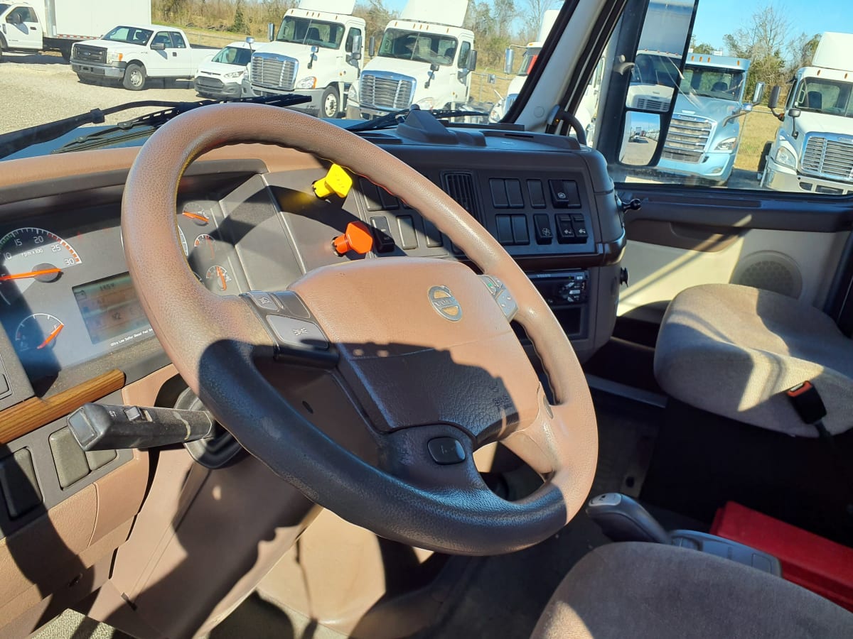 2017 Volvo VNL42TRACTOR 661546