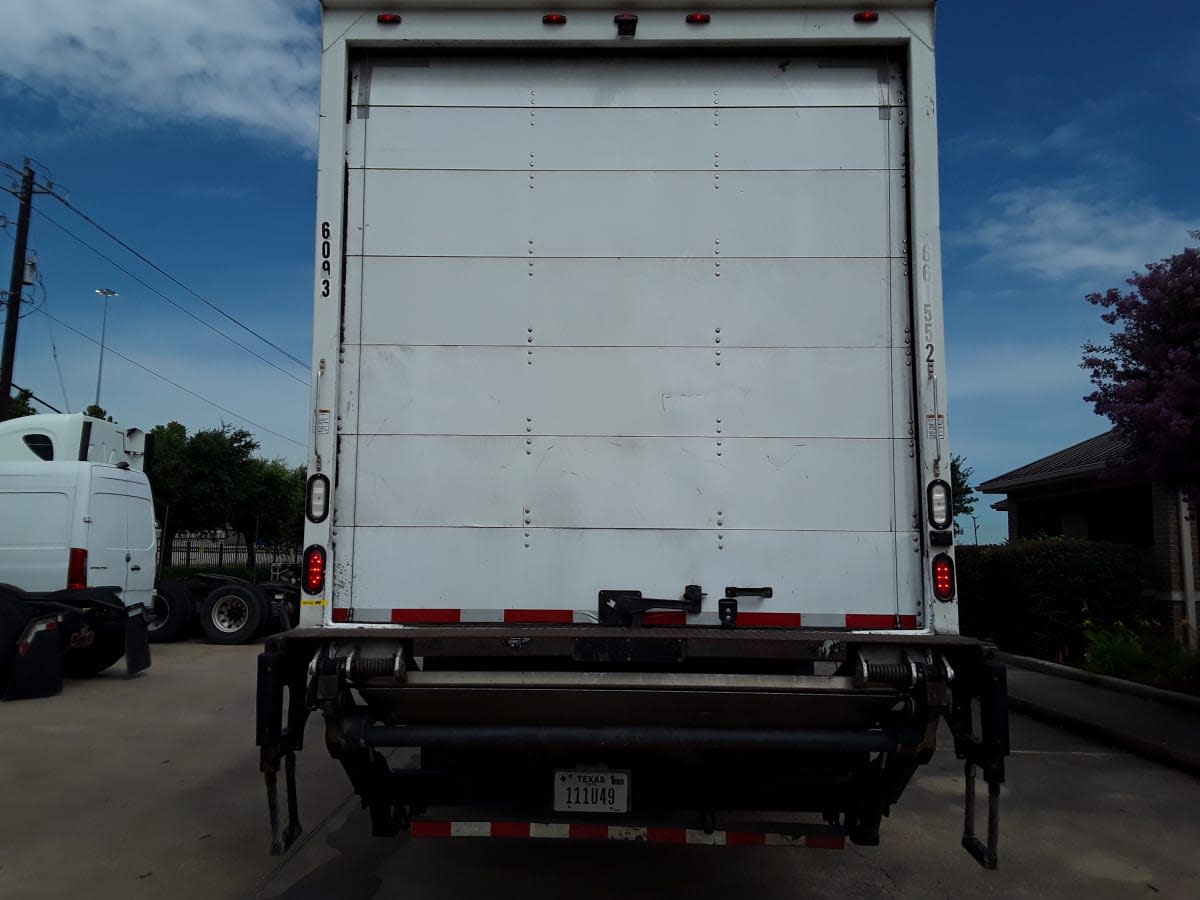 2016 Freightliner M2 106 661552