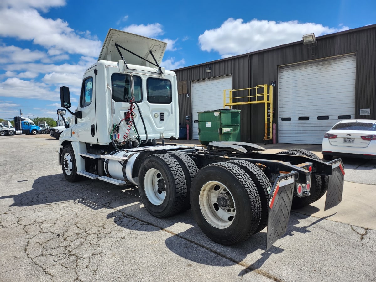 2016 Freightliner/Mercedes CASCADIA 125 661571